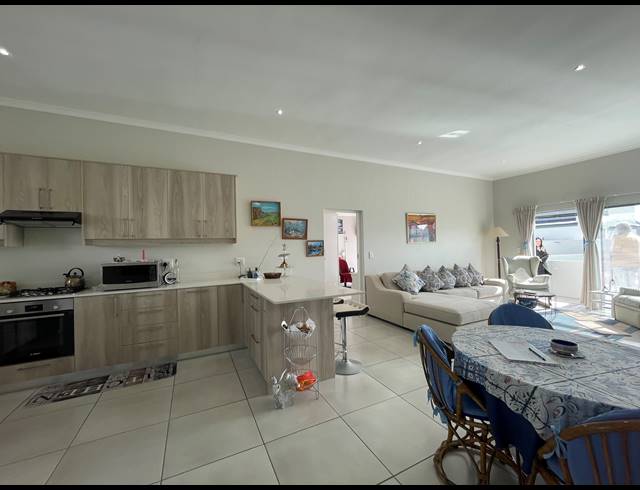 3 BEDROOM FREESTANDING FOR SALE IN LAGUNA